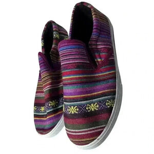 L & B Slip On Low Athletic Shoes 6.5 Multi Color